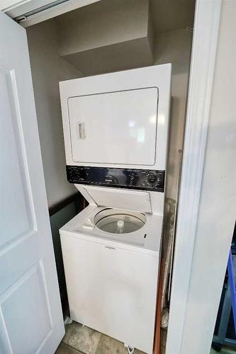 1318-6635 25 Avenue Ne, Calgary, AB - Indoor Photo Showing Laundry Room