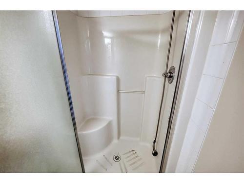 1318-6635 25 Avenue Ne, Calgary, AB - Indoor Photo Showing Bathroom