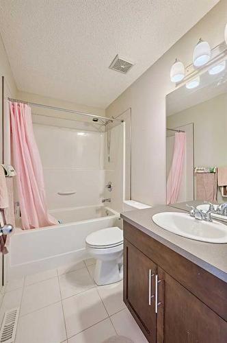 62 Marquis Common Se, Calgary, AB - Indoor Photo Showing Bathroom