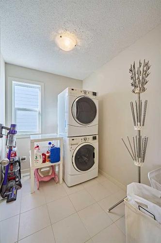 62 Marquis Common Se, Calgary, AB - Indoor Photo Showing Laundry Room