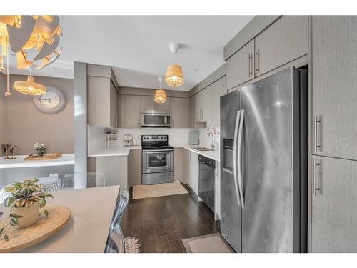 6203-302 Skyview Ranch Drive Ne, Calgary, AB - Indoor Photo Showing Kitchen With Stainless Steel Kitchen With Upgraded Kitchen