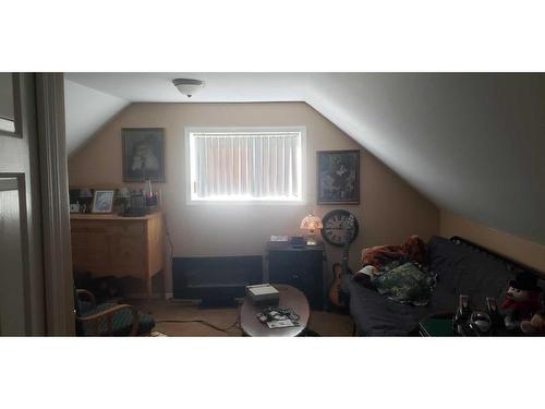 328 6 Avenue North, Champion, AB - Indoor