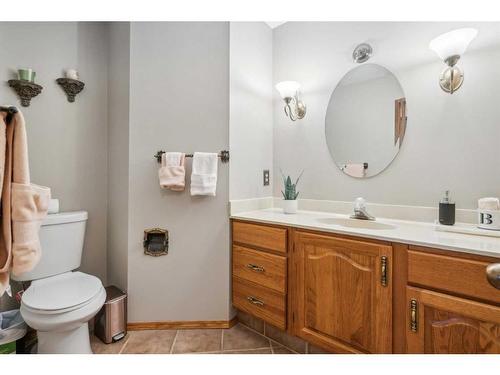 111 Edforth Place Nw, Calgary, AB - Indoor Photo Showing Bathroom