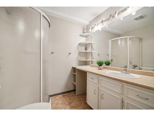 111 Edforth Place Nw, Calgary, AB - Indoor Photo Showing Bathroom