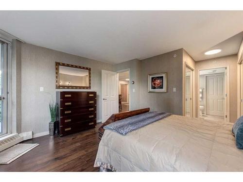 215-1108 6 Avenue Sw, Calgary, AB - Indoor Photo Showing Bedroom