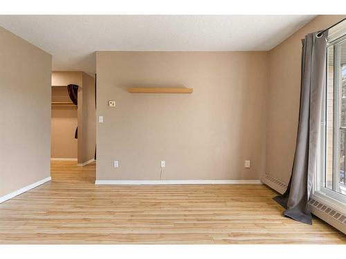 309-2508 17 Street Sw, Calgary, AB - Indoor Photo Showing Other Room