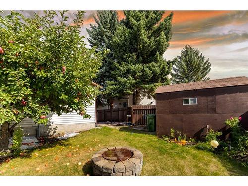 115 Deerview Court Se, Calgary, AB - Outdoor