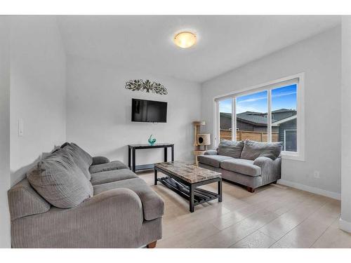 7 Corner Meadows Common Ne, Calgary, AB - Indoor Photo Showing Living Room