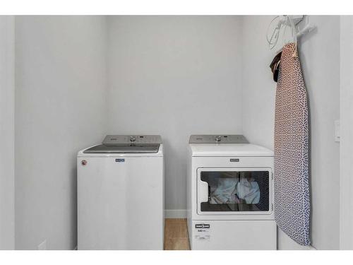 7 Corner Meadows Common Ne, Calgary, AB - Indoor Photo Showing Laundry Room