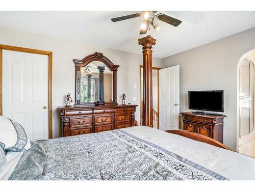 306 Citadel Drive Nw, Calgary, AB - Indoor Photo Showing Bedroom