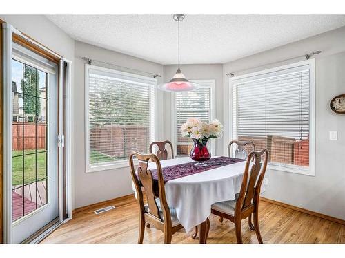 306 Citadel Drive Nw, Calgary, AB - Indoor Photo Showing Dining Room