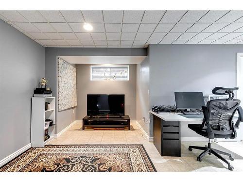 152 Cramond Green Se, Calgary, AB - Indoor Photo Showing Office