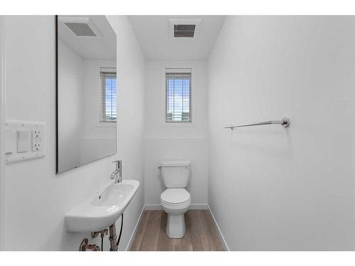 156 Copperleaf Way Se, Calgary, AB - Indoor Photo Showing Bathroom