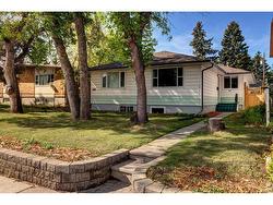 627 37 Street SW Calgary, AB T3C 1R8