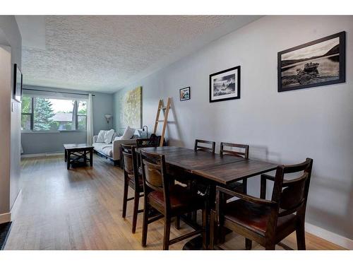 627 37 Street Sw, Calgary, AB - Indoor Photo Showing Dining Room