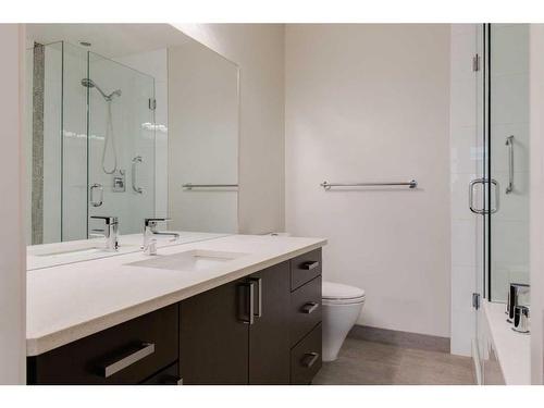 207-22 Auburn Bay Link Se, Calgary, AB - Indoor Photo Showing Bathroom