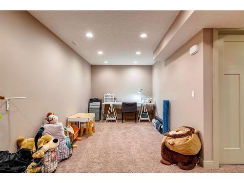 342 Oakwood Place Sw, Calgary, AB - Indoor