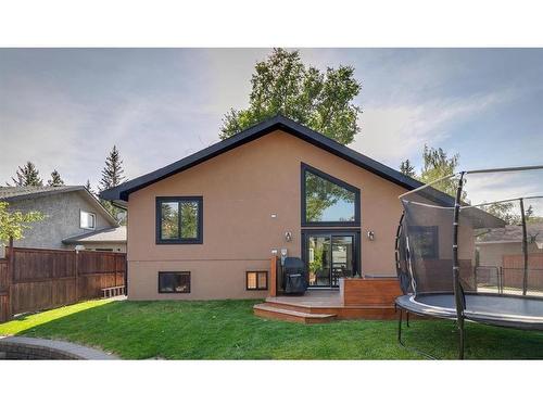 342 Oakwood Place Sw, Calgary, AB - Outdoor