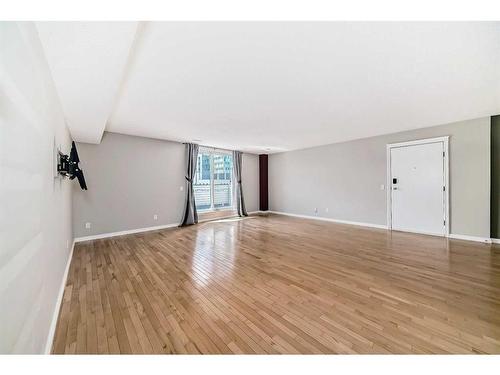 804-1540 29 Street Nw, Calgary, AB - Indoor Photo Showing Other Room