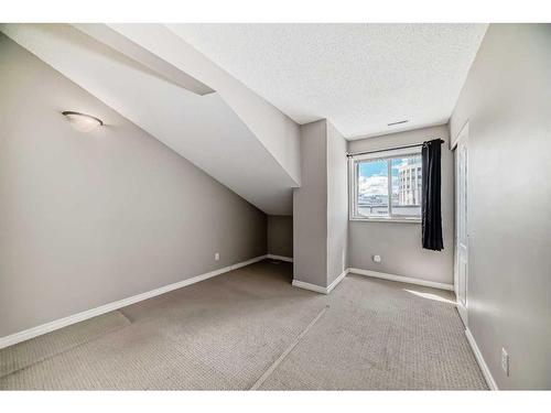 804-1540 29 Street Nw, Calgary, AB - Indoor Photo Showing Other Room