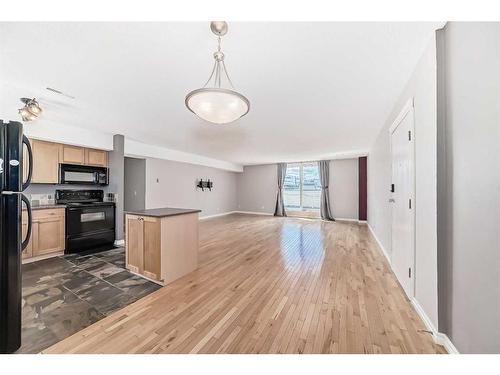 804-1540 29 Street Nw, Calgary, AB - Indoor