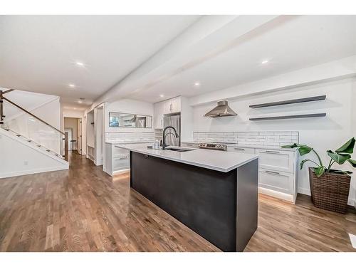 2126 18A Street Sw, Calgary, AB - Indoor Photo Showing Kitchen