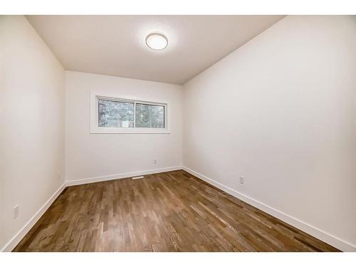 2126 18A Street Sw, Calgary, AB - Indoor Photo Showing Other Room