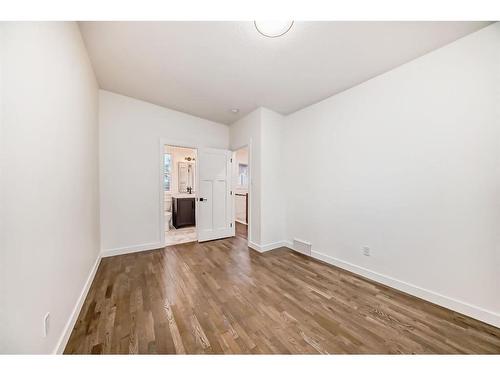 2126 18A Street Sw, Calgary, AB - Indoor Photo Showing Other Room