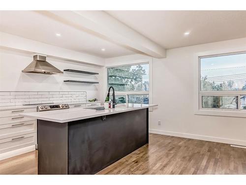 2126 18A Street Sw, Calgary, AB - Indoor Photo Showing Kitchen