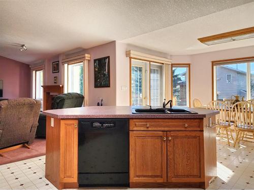 3021 214 Street, Bellevue, AB - Indoor Photo Showing Kitchen With Double Sink