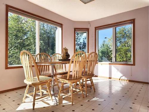 3021 214 Street, Bellevue, AB - Indoor Photo Showing Dining Room