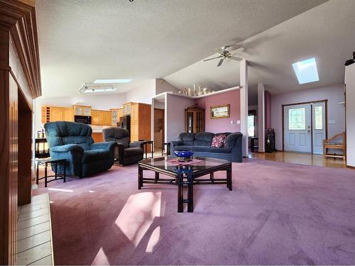 3021 214 Street, Bellevue, AB - Indoor Photo Showing Living Room