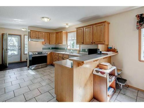 13 Crystal Ridge Cove, Strathmore, AB - Indoor Photo Showing Kitchen