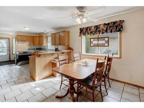 13 Crystal Ridge Cove, Strathmore, AB - Indoor Photo Showing Dining Room