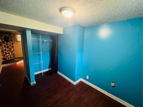 417 36 Avenue Nw, Calgary, AB - Indoor Photo Showing Other Room