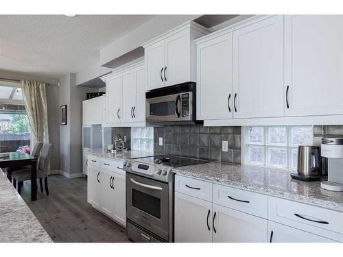 60 Tuscany Glen Park Nw, Calgary, AB - Indoor Photo Showing Kitchen