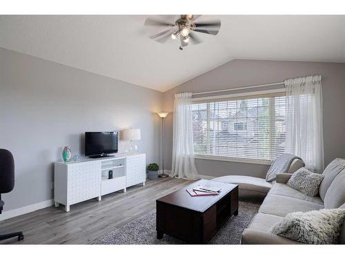 60 Tuscany Glen Park Nw, Calgary, AB - Indoor Photo Showing Living Room