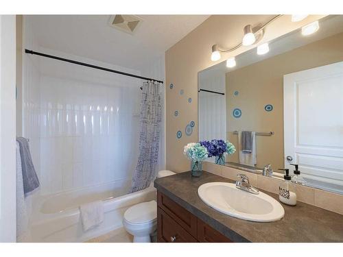 60 Tuscany Glen Park Nw, Calgary, AB - Indoor Photo Showing Bathroom