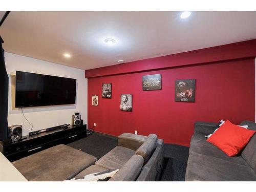 60 Tuscany Glen Park Nw, Calgary, AB - Indoor Photo Showing Living Room