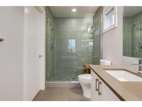 4-2432 30 Street Sw, Calgary, AB - Indoor Photo Showing Bathroom