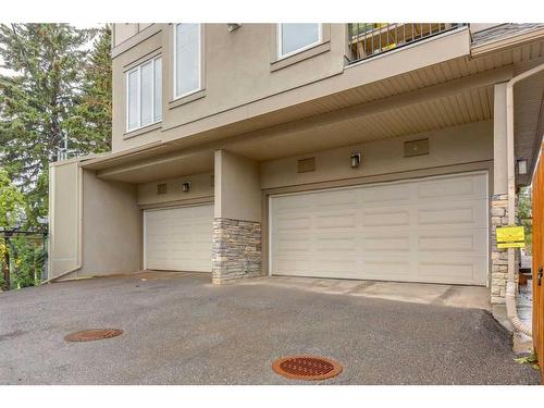 4-2432 30 Street Sw, Calgary, AB - Outdoor With Exterior