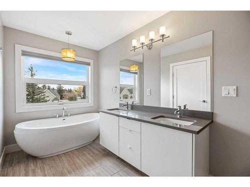 104-1804 34 Avenue Sw, Calgary, AB - Indoor Photo Showing Bathroom