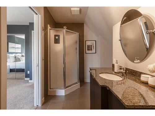 3-1820 34 Avenue Sw, Calgary, AB - Indoor Photo Showing Bathroom