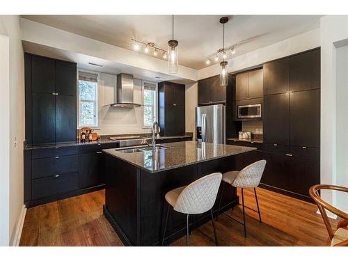 3-1820 34 Avenue Sw, Calgary, AB - Indoor Photo Showing Kitchen With Upgraded Kitchen