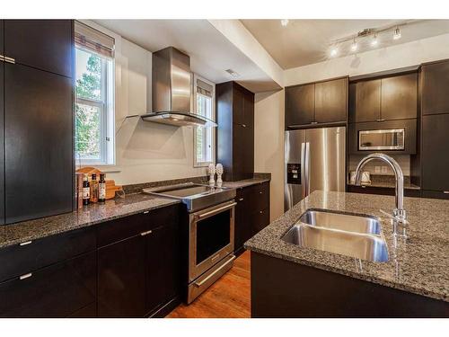 3-1820 34 Avenue Sw, Calgary, AB - Indoor Photo Showing Kitchen With Double Sink