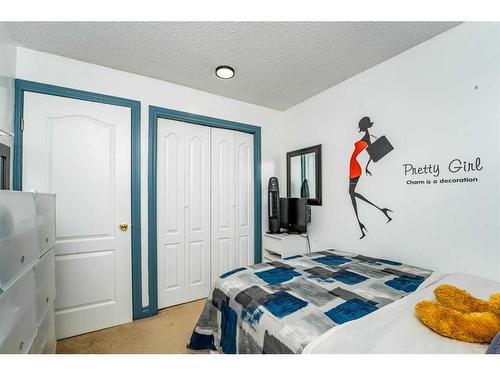 356 Falton Drive Ne, Calgary, AB - Indoor Photo Showing Bedroom