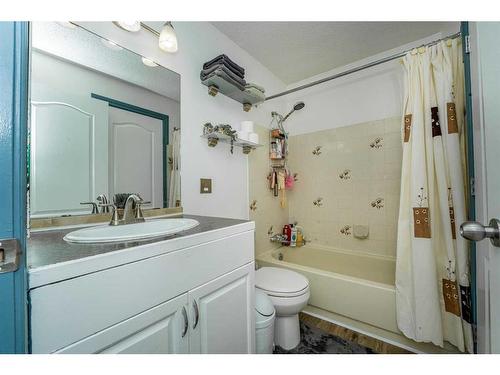 356 Falton Drive Ne, Calgary, AB - Indoor Photo Showing Bathroom