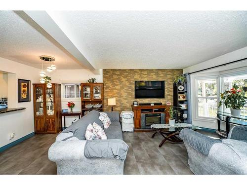 356 Falton Drive Ne, Calgary, AB - Indoor Photo Showing Living Room