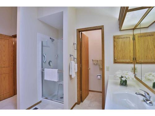 278 Hamptons Park Nw, Calgary, AB - Indoor Photo Showing Bathroom