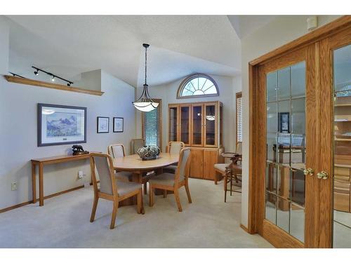 278 Hamptons Park Nw, Calgary, AB - Indoor Photo Showing Dining Room